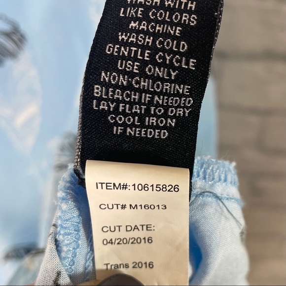 Torrid Women's Light Blue Feather V Hem Knee Length Dress Size 1 Short Sleeve - Picture 7 of 7